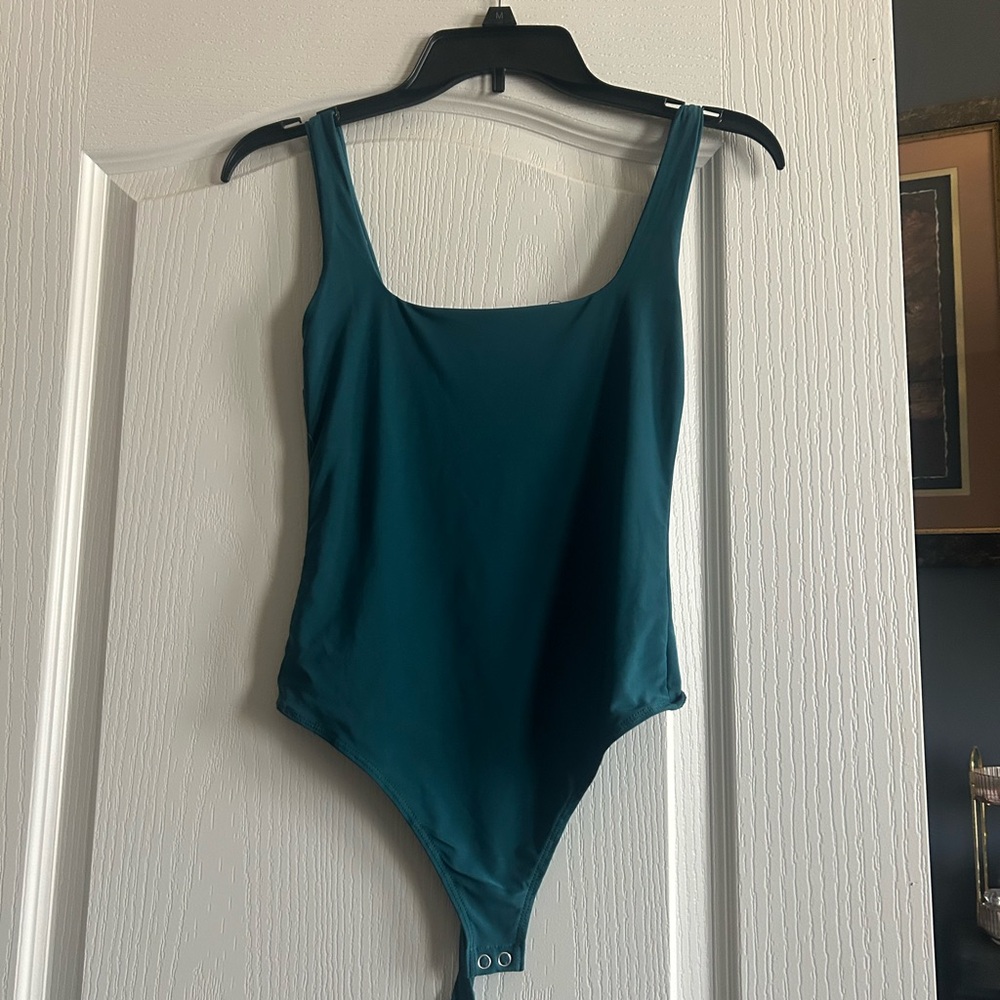 Popular 21, medium, body suit